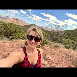 Meet your Posher, Elizabeth